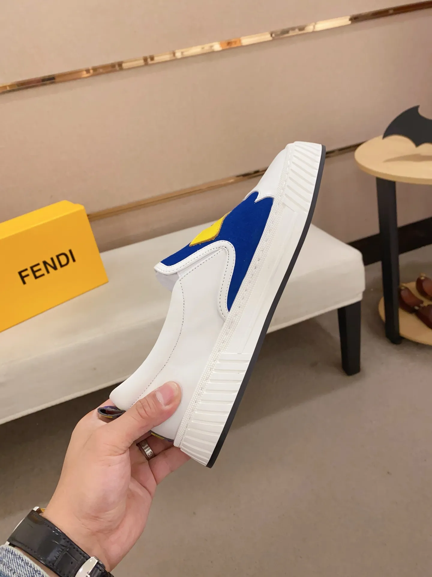 Men's shoes 💰 400💰 (fendi) New style 👊🏻 upper 🇮🇹 imported cowhide fabric 🇩🇪 lining imported sheepskin lining. The original outsole is molded to highlight the identity of every man, and the upper foot is elegant and stable🚶🏻🚶🏻The high-end custom counters reproduce the original version📯No matter the wind or rain, the shoe last remains unchanged and can withstand the verification of time🔍️,🔵 Size: 38-44